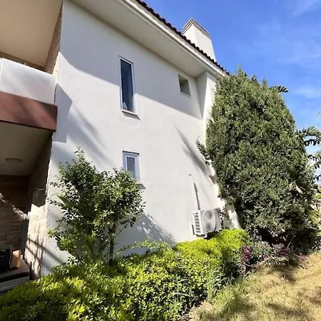فيلة Cesme'de Havuzlu Evde Konaklayin Çeşme