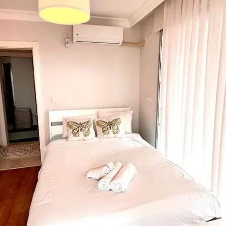 Cesme'de Havuzlu Evde Konaklayin فيلة