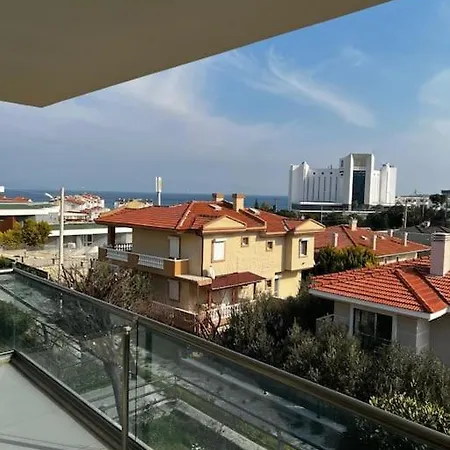 Vila Cesme'de Havuzlu Evde Konaklayin Çeşme