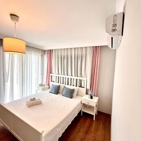 빌라 Cesme'de Havuzlu Evde Konaklayin *