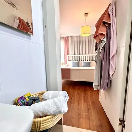 Cesme'de Havuzlu Evde Konaklayin 빌라