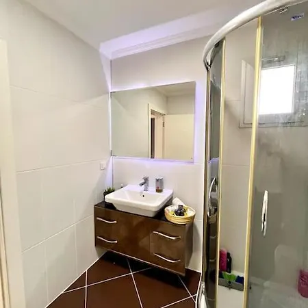 Cesme'de Havuzlu Evde Konaklayin 빌라 Çeşme