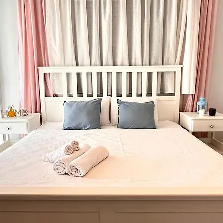 Cesme'de Havuzlu Evde Konaklayin Vila